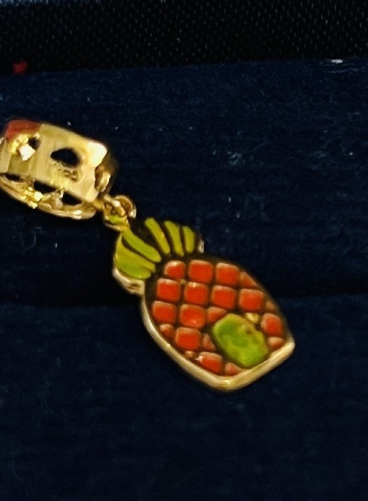 CHARM PINEAPPLE (RED)